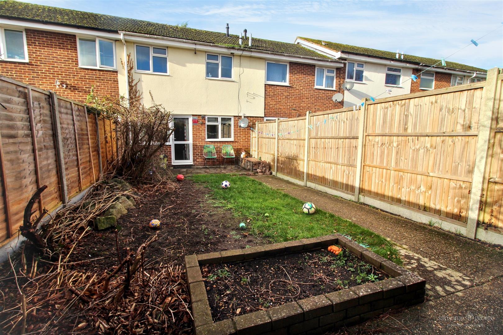 Swanholm Gardens, Calcot, Reading